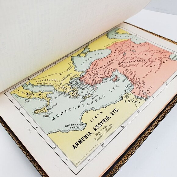 Holy Bible New Catholic Edition Illustrated Vintage 1954 Gold Gilded Leather - Picture 9 of 10